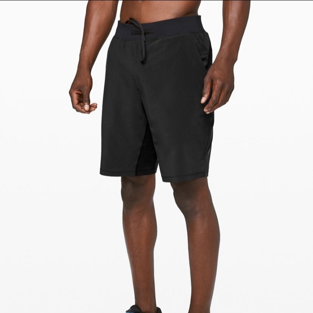 Lululemon T.H.E short 11” Linerless L